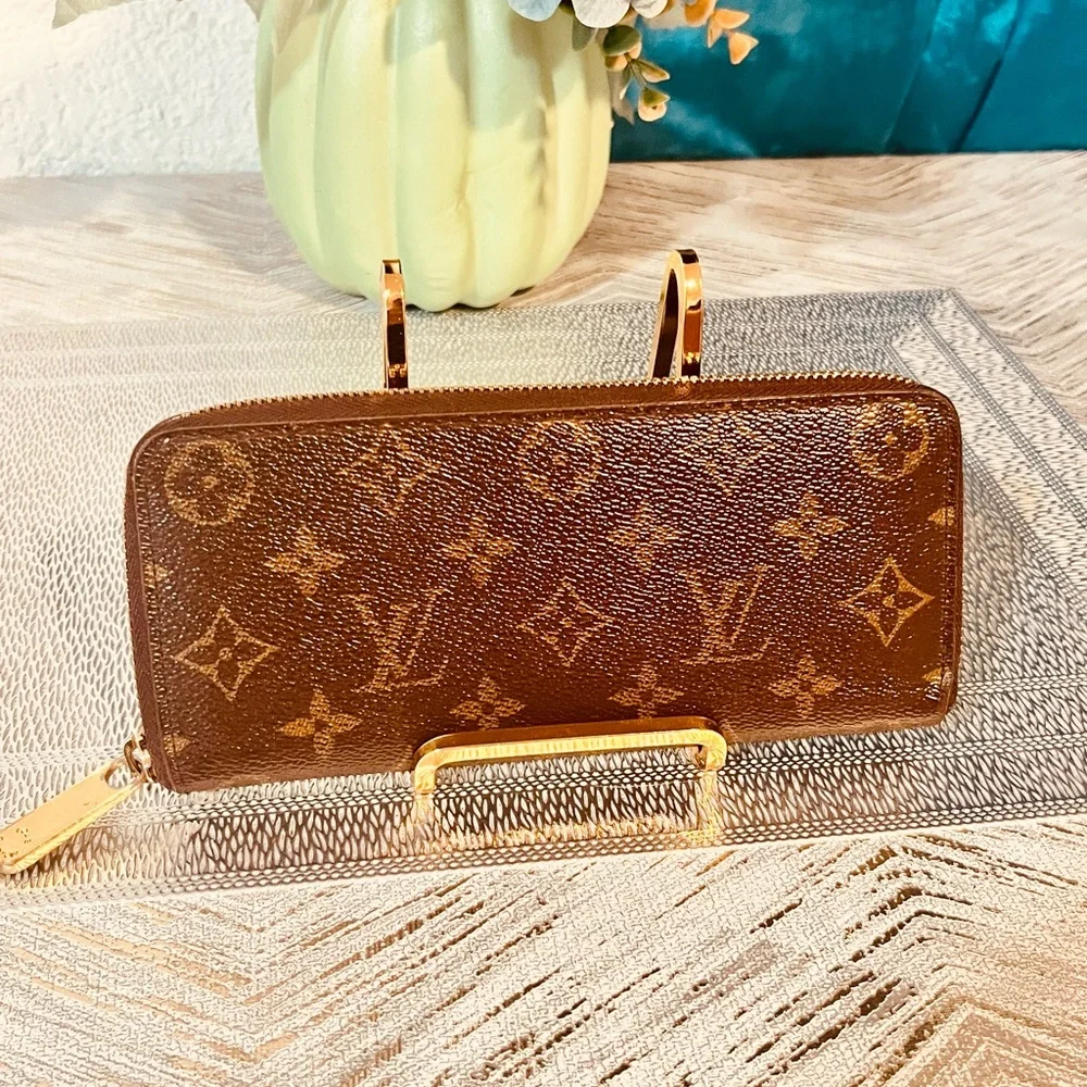 Louis Vuitton Monogram long zippy Wallet - Picture 1 of 15